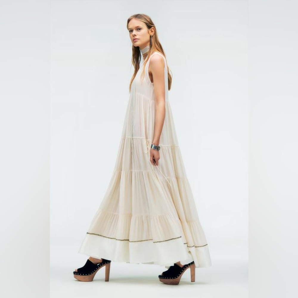 Zara collection 2023 Slip Dress
Cream Maxi Dress
Zara studio